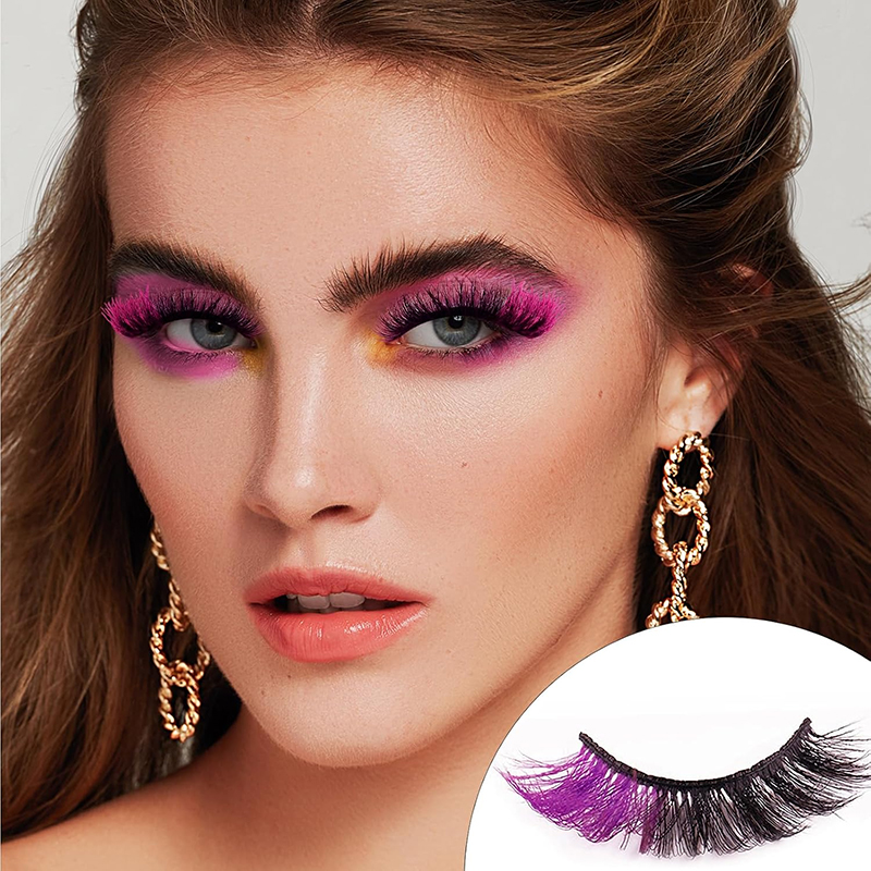 Tá lashes cosplay ag réabhlóidiú treochtaí makeup le gcuacha toirt clúmhach