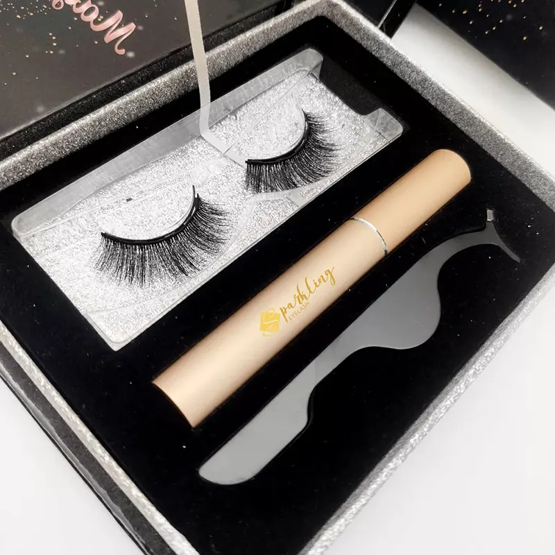 5 Fabhraí Maighnéadacha le Eyeliner