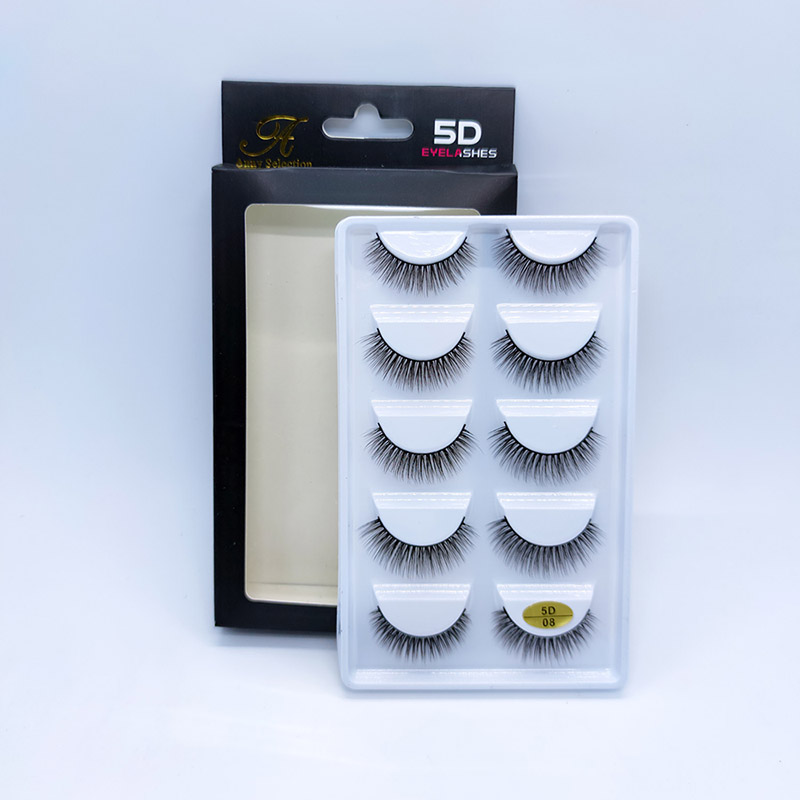 Imleabhar Fada Tiubh Dhrámaíochta EyeLash Bréige Crisscross Wispy Lashes 5 Péirí