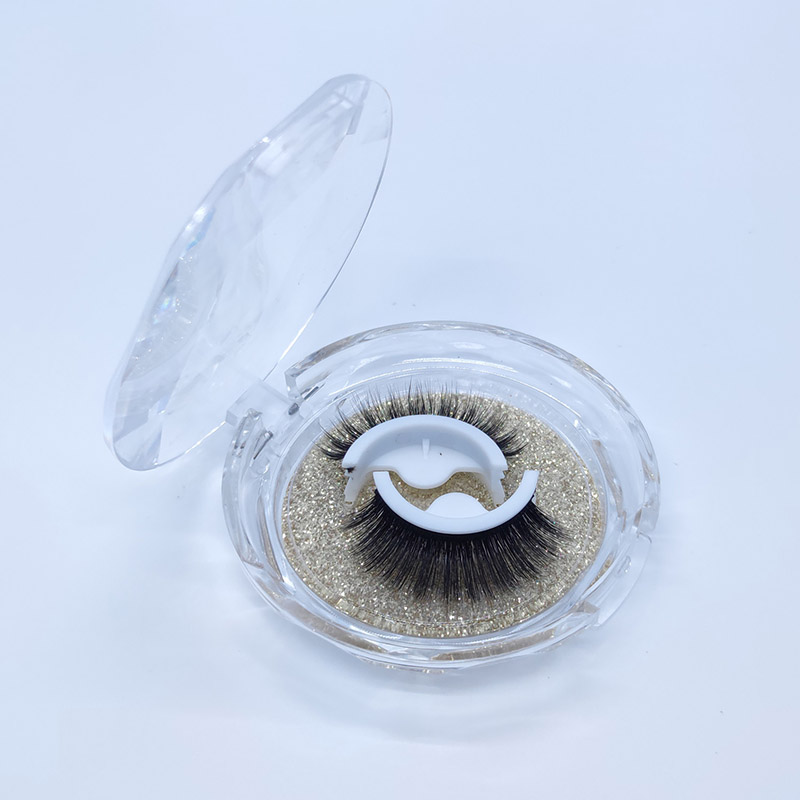 Lashes Bréagach Féinghreamaitheach Fabhraí Wispy Le Bosca Diamond